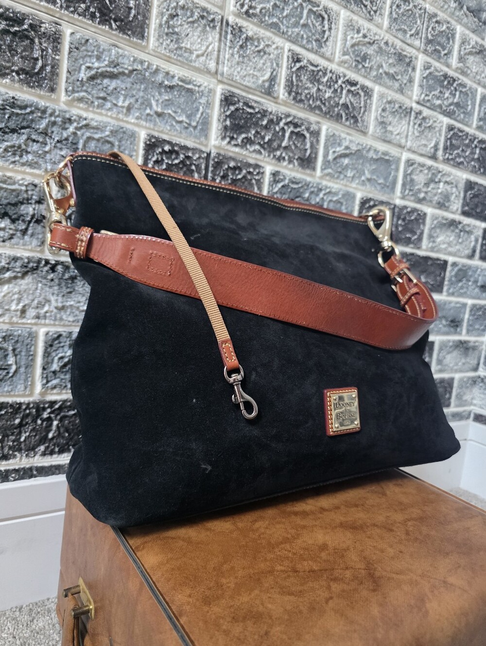 Vintage Rare Dooney & Bourke Black /Brown Suede Shoulder Bag - Picture 8 of 9